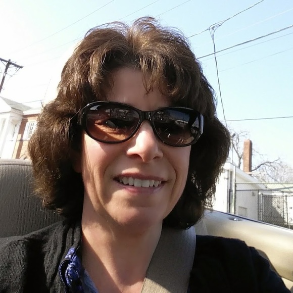 Meet your Posher, Annette - Picture 1 of 1